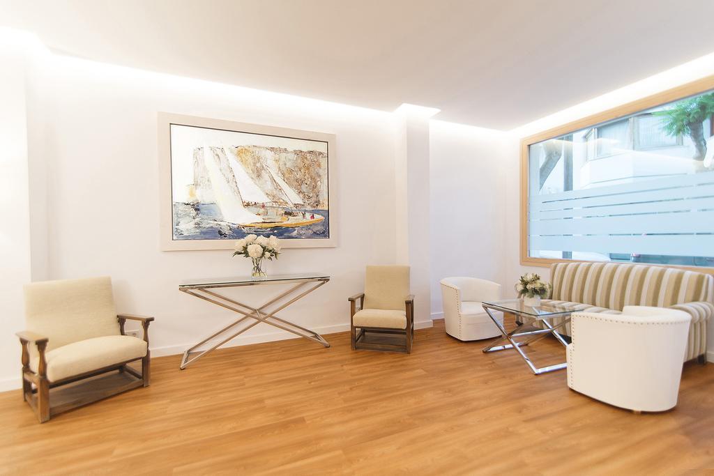 Apartamentos Miramar Port de Pollença Exteriör bild